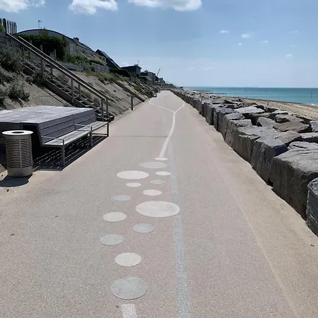 Maison A 150m De La בית נופש אגון קוטוויל